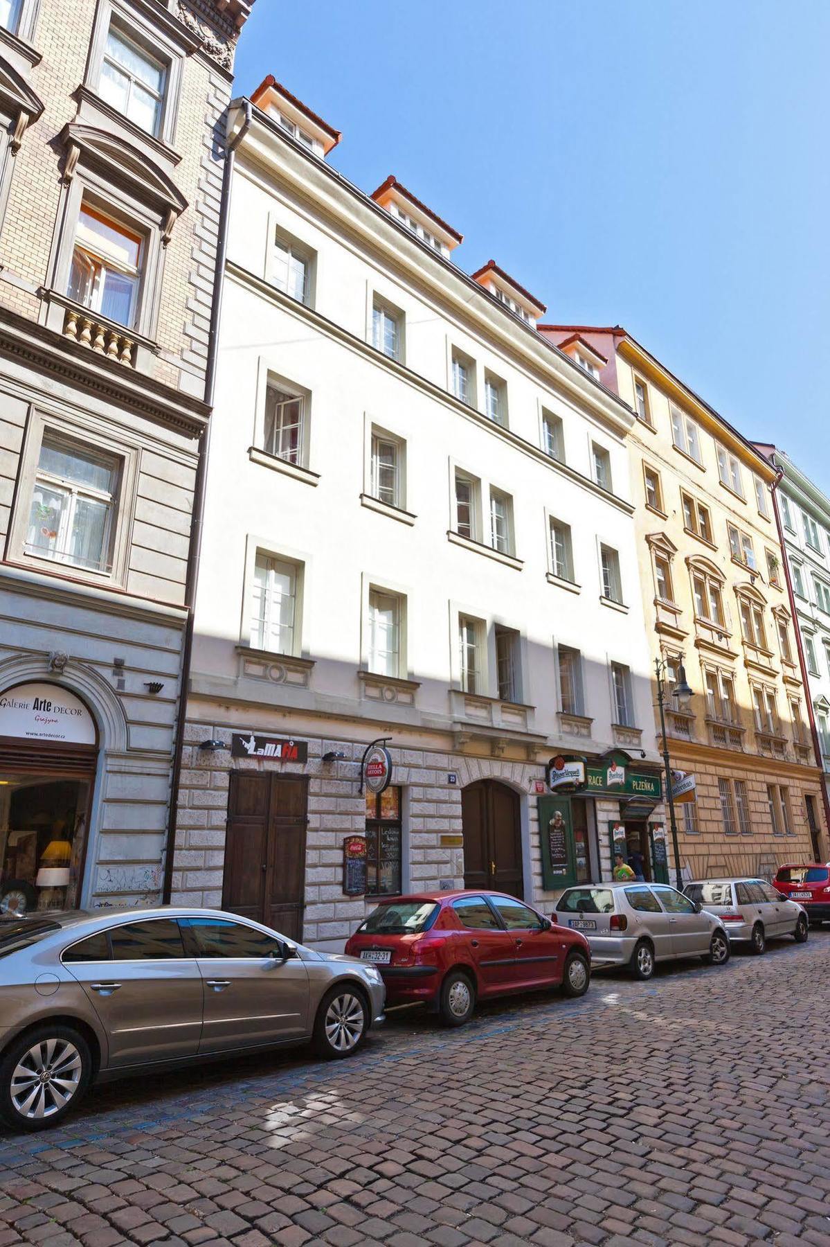 Lovely Prague Apartments - Truhlarska Exterior photo